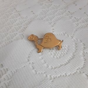 Vintage Sarah Coventry Turtle Pin Goldtone Brooch Fun Fashion Jewelry
